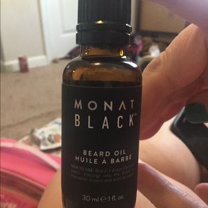 Monat black, beard oil